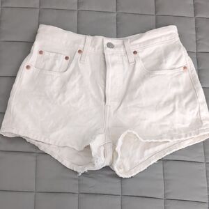 EUC Levi's 501 Off White Shorts